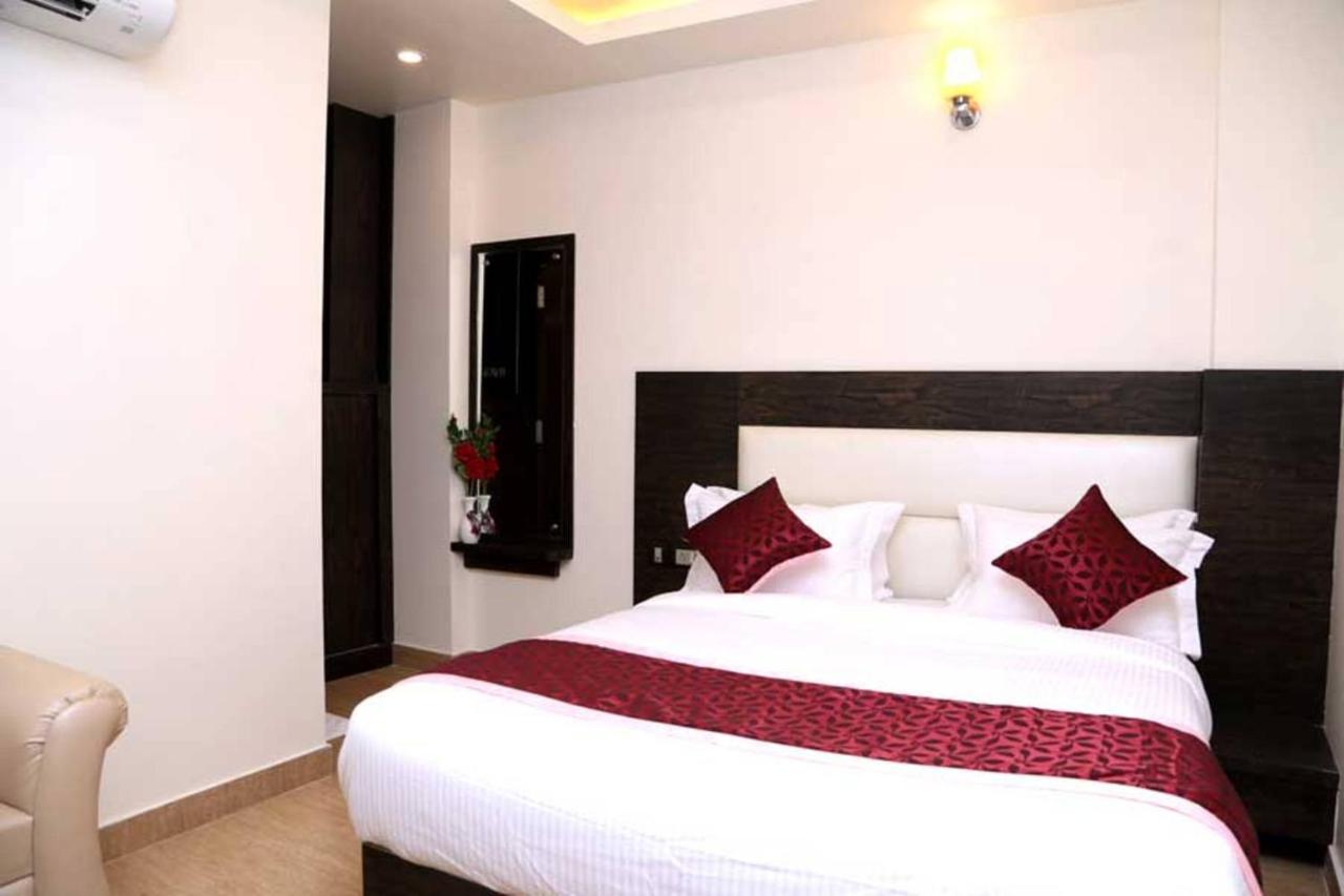 Hotel Vinayak Lifestyle Hotels Lucknow Exterior foto