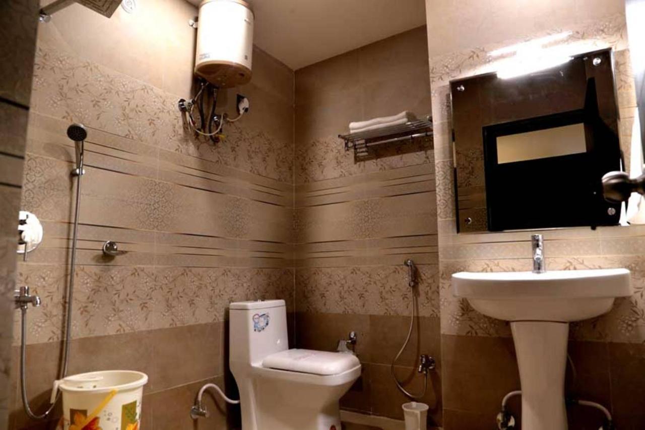 Hotel Vinayak Lifestyle Hotels Lucknow Exterior foto