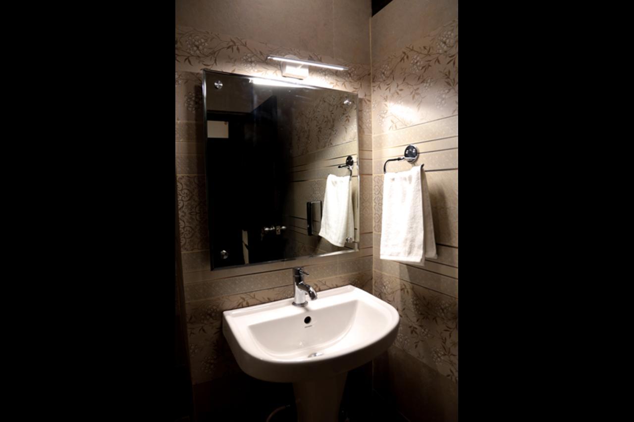 Hotel Vinayak Lifestyle Hotels Lucknow Exterior foto